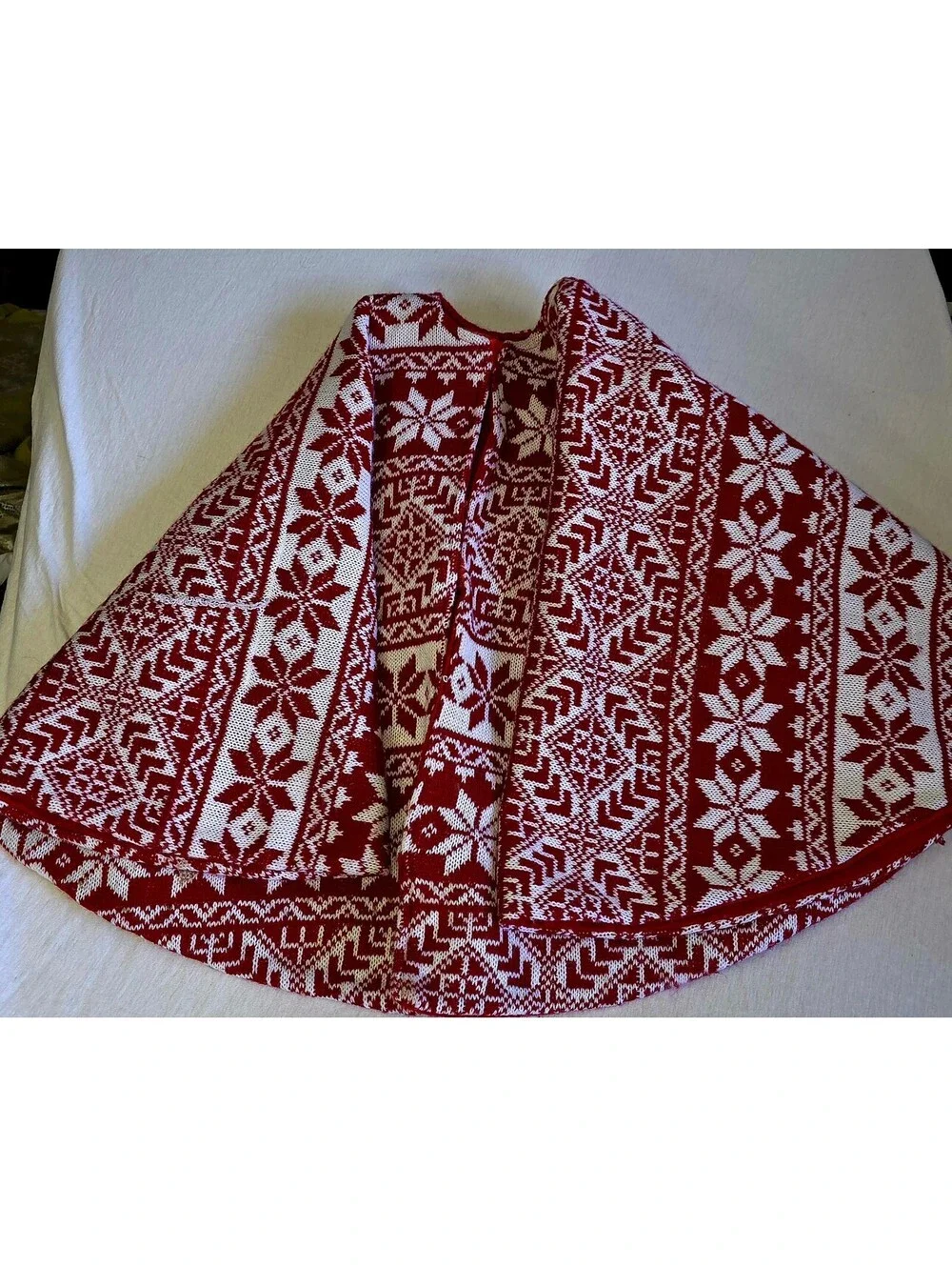 Red and white Nordic snowflake Christmas tree skirt